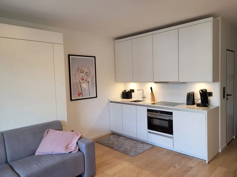 Möblierte Wohnung mit Balkon, Concierge & Lobby,  bei Adenauerplatz / Ku´Damm — photo 1